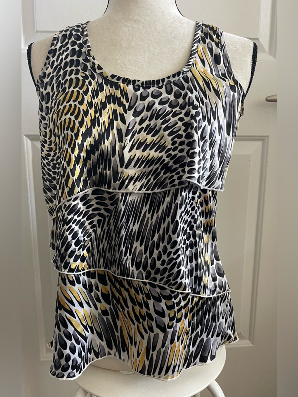 Byer California B Wear beautiful silky top